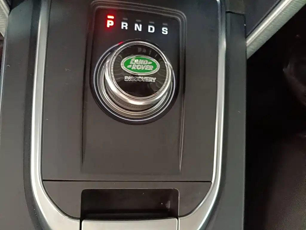 Land Rover Discovery Sport 2017 — фото 14