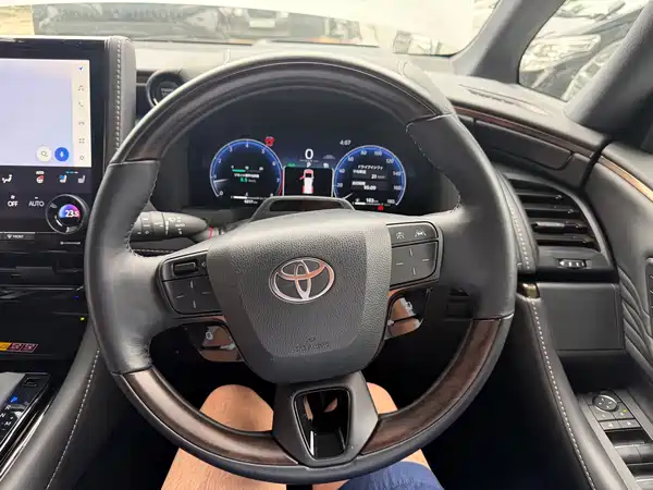 Toyota Alphard 2025
