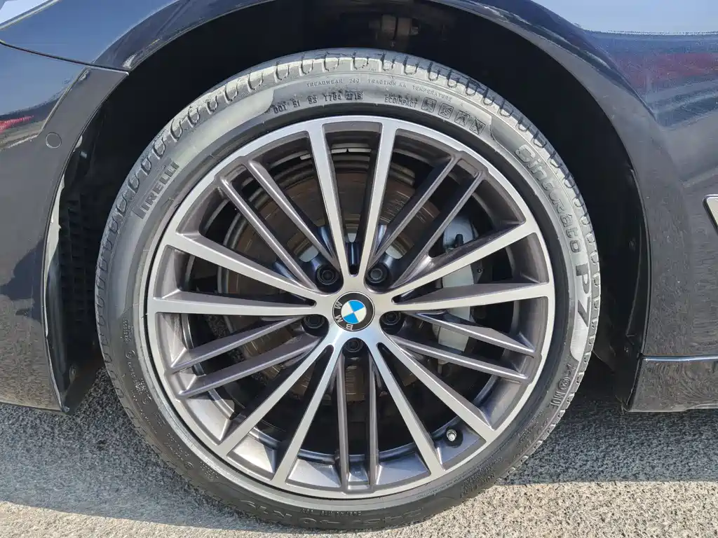 BMW 5 Series 2020 — фото 14