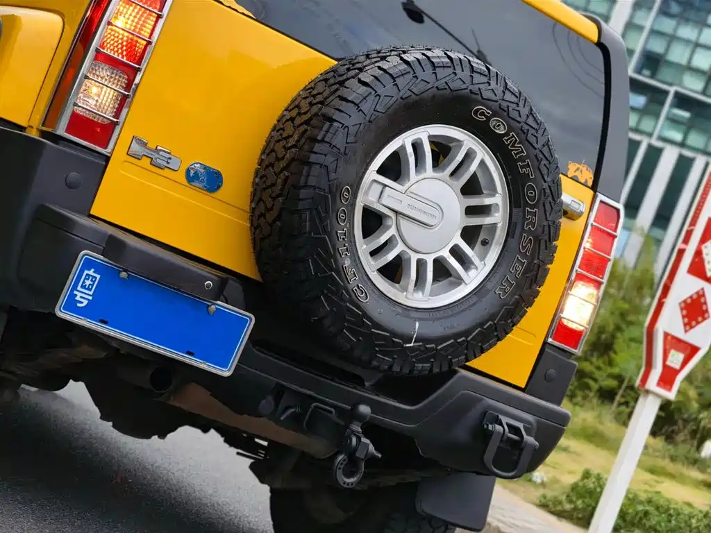 Hummer H3 2006 — фото 6
