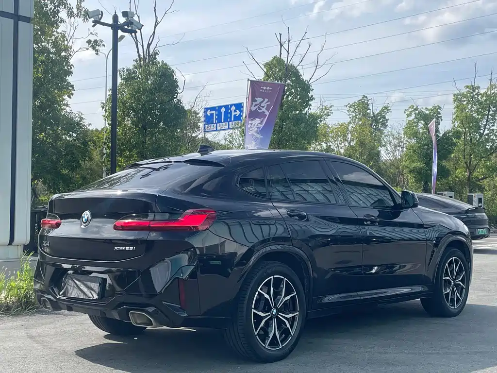 BMW X4 2022 — фото 18