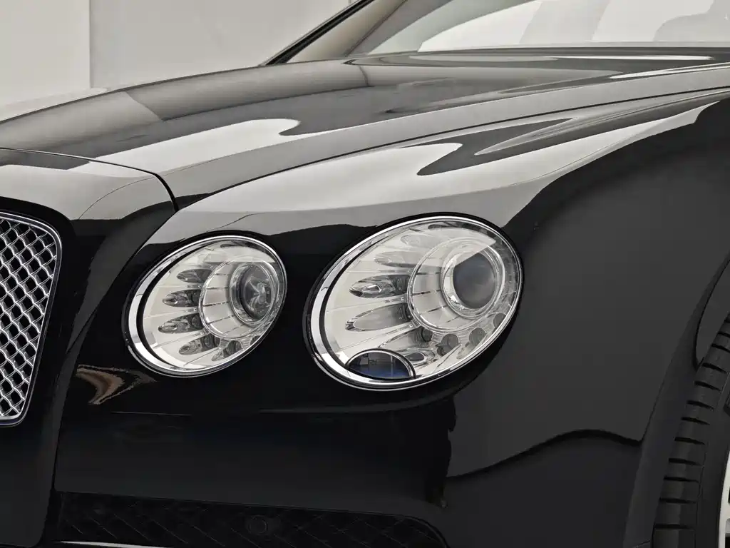 Bentley Flying Spur 2015 — фото 4