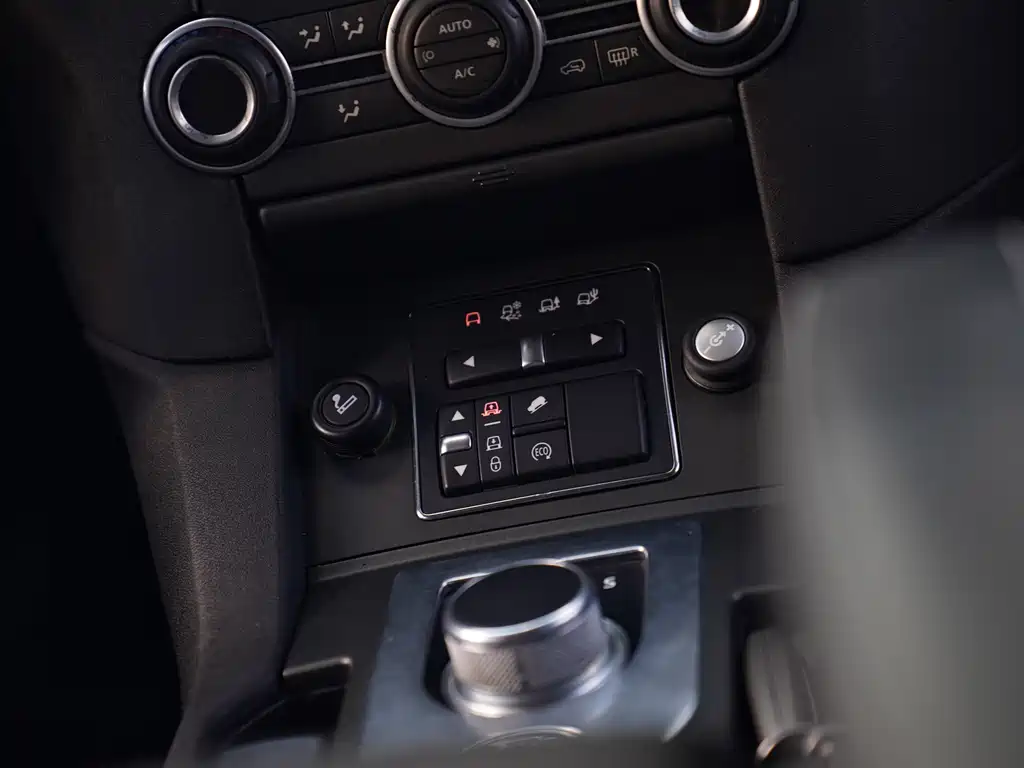Land Rover Discovery 2016 — фото 9