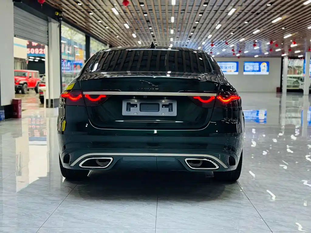 Jaguar XFL 2025 — фото 18