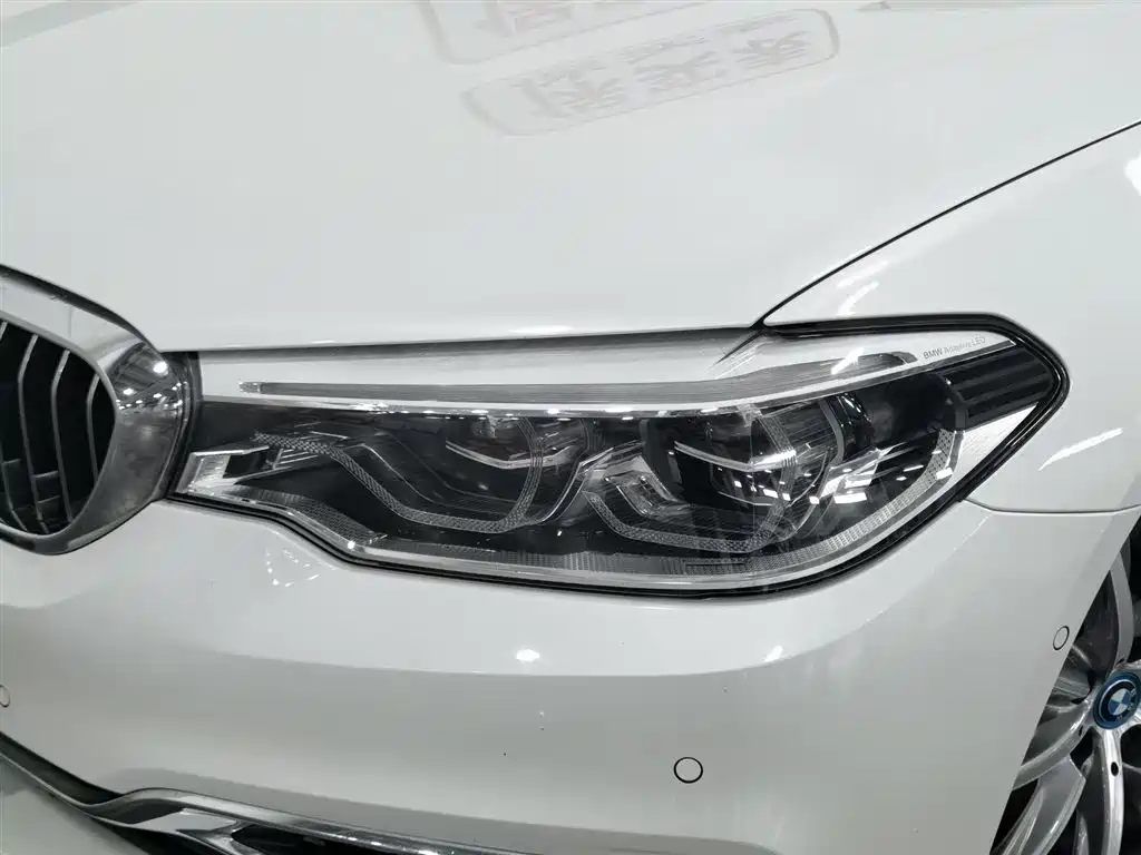 BMW 5 Series New Energy 2018 — фото 7