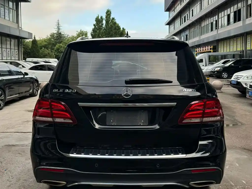 Mercedes-Benz GLE 2016 — фото 9