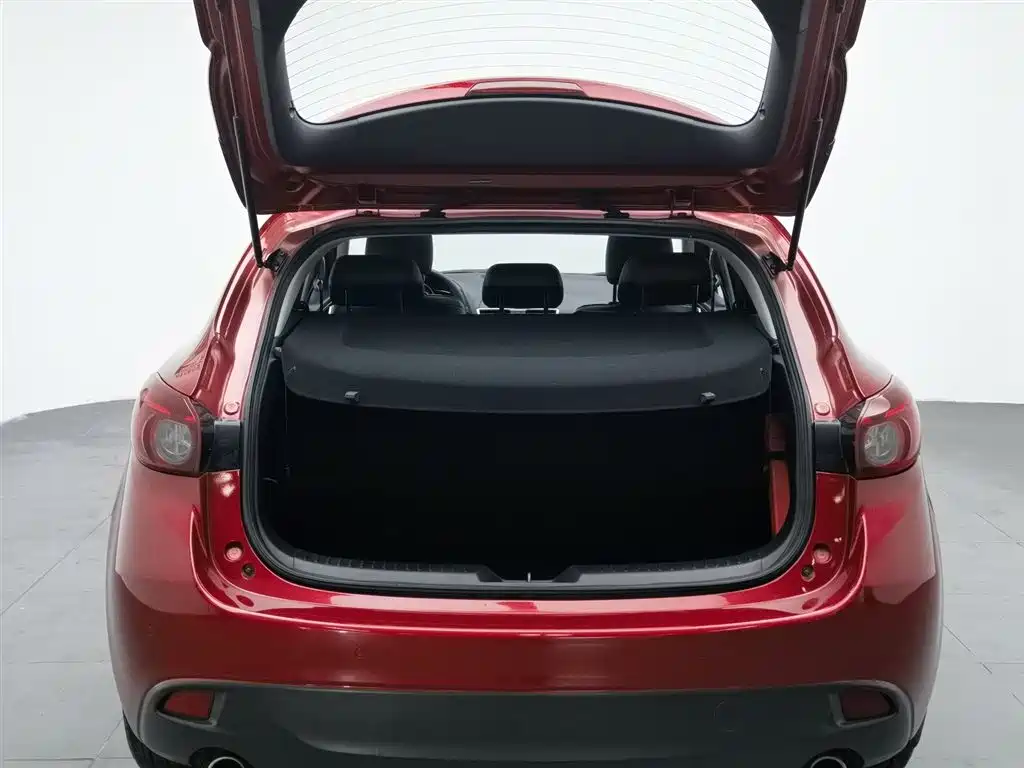 Mazda 3 Axela 2016 — фото 16