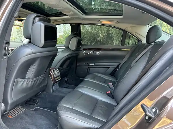 Mercedes-Benz S-Class 2012