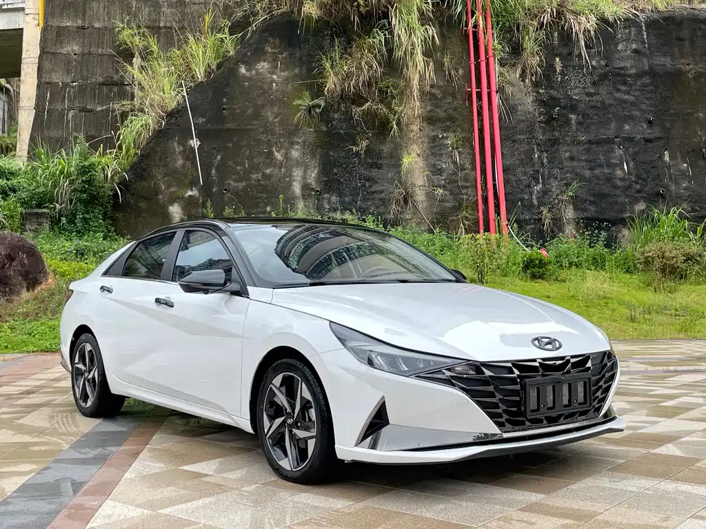 Hyundai Elantra 2023