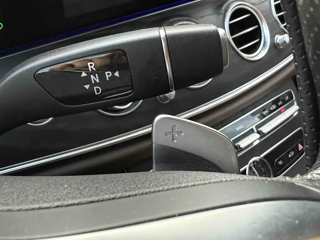 Mercedes-Benz E-Class 2020 — фото 18