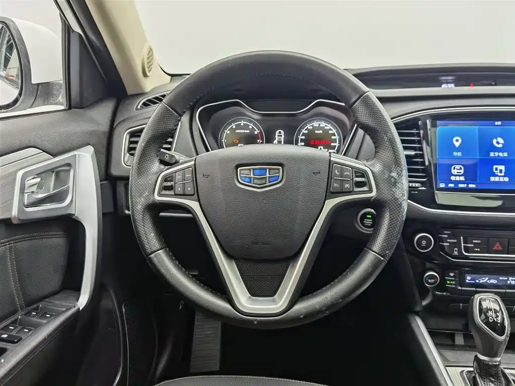 Geely Vision X6 2017 — фото 11