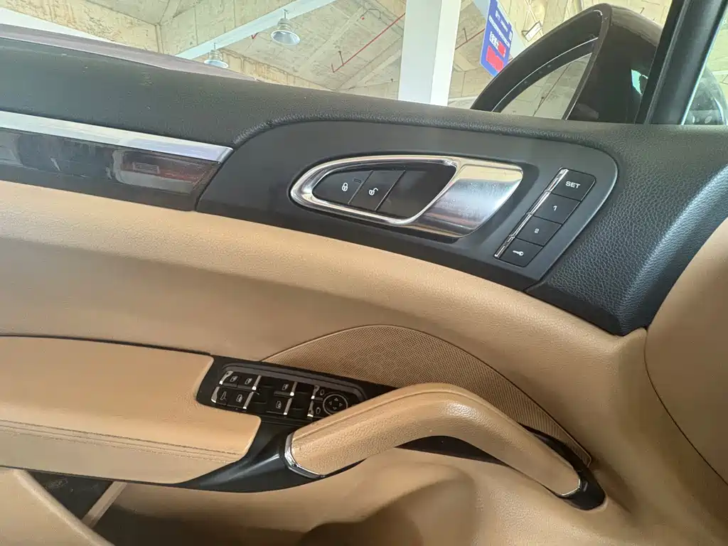 Porsche Cayenne 2015 — фото 16