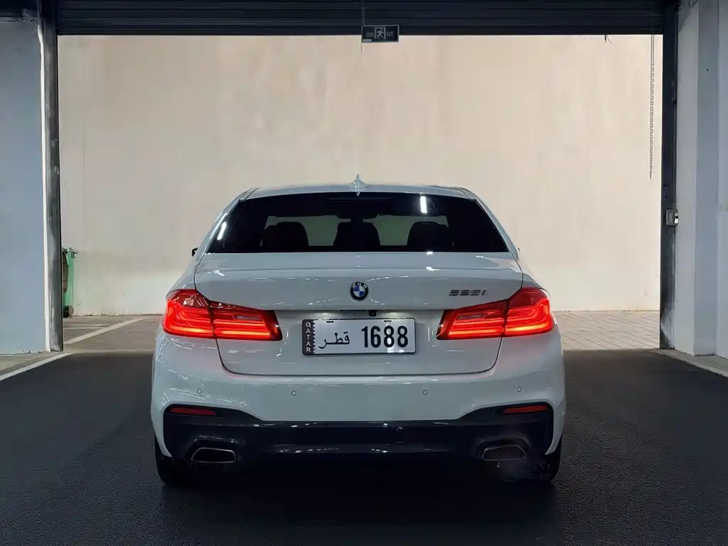 BMW 5 Series 2019 — фото 11