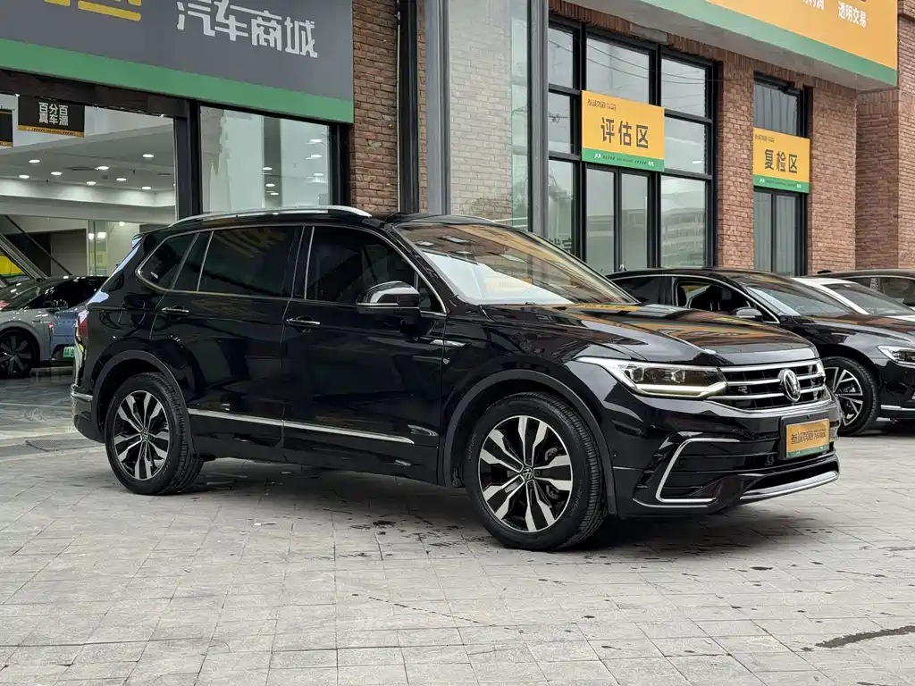 Volkswagen Tiguan L 2022 — фото 3