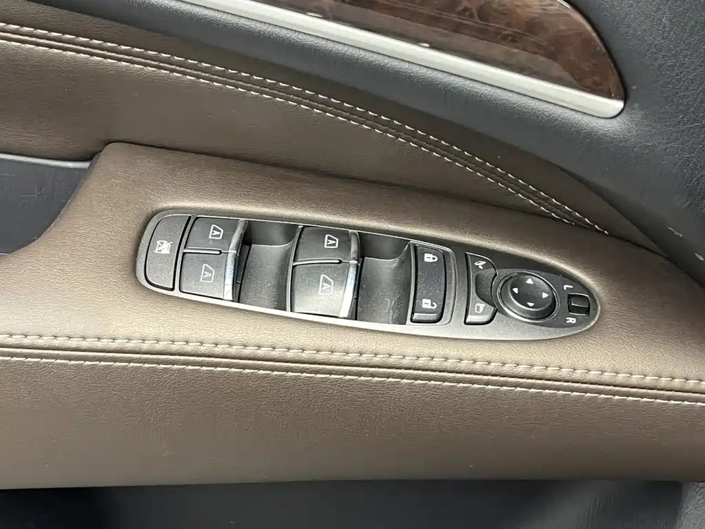 Infiniti QX60 2017 — фото 11