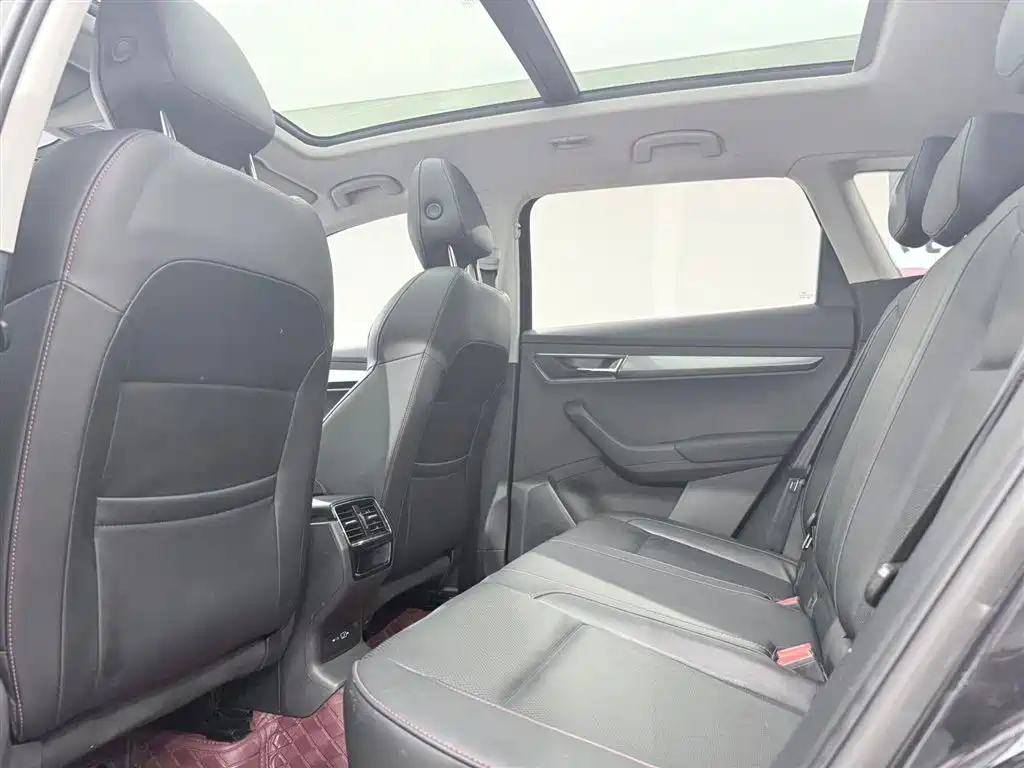 Skoda Karoq 2022 — фото 12