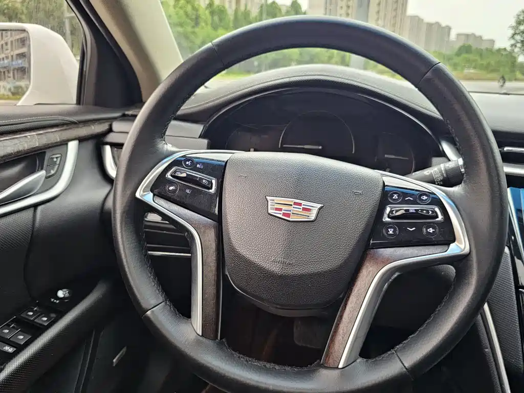 Cadillac XTS 2018 — фото 12