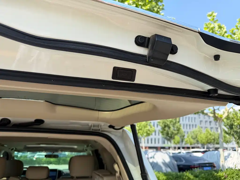 Toyota Land Cruiser 2020 — фото 15