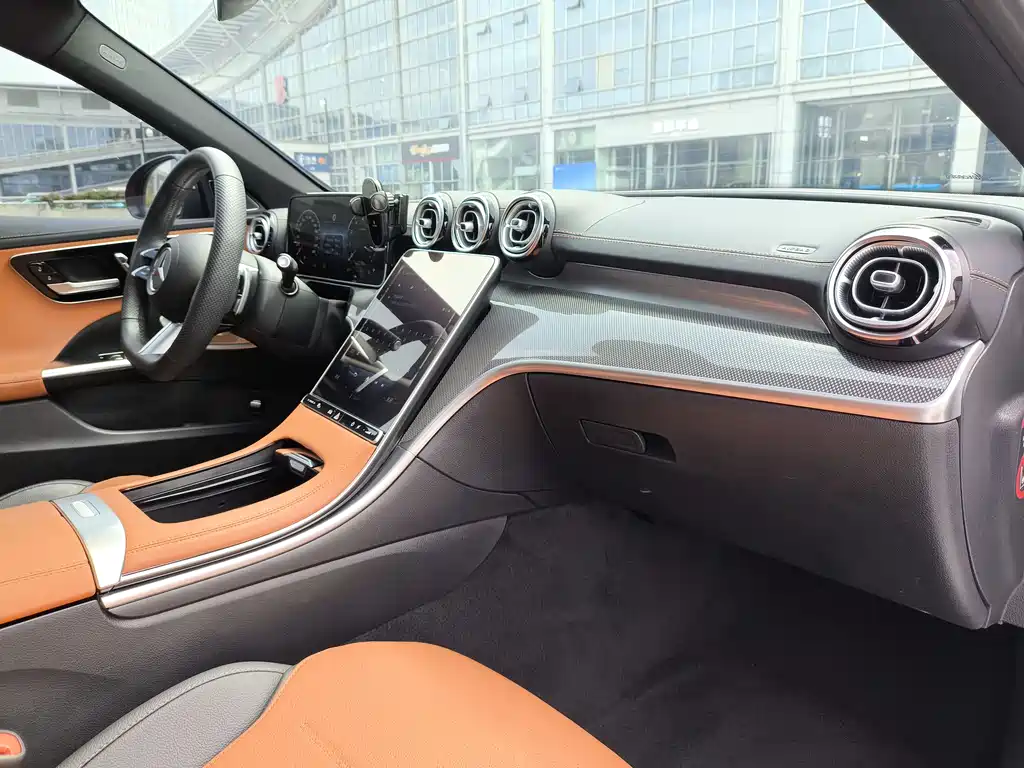 Mercedes-Benz C-Class 2024 — фото 20