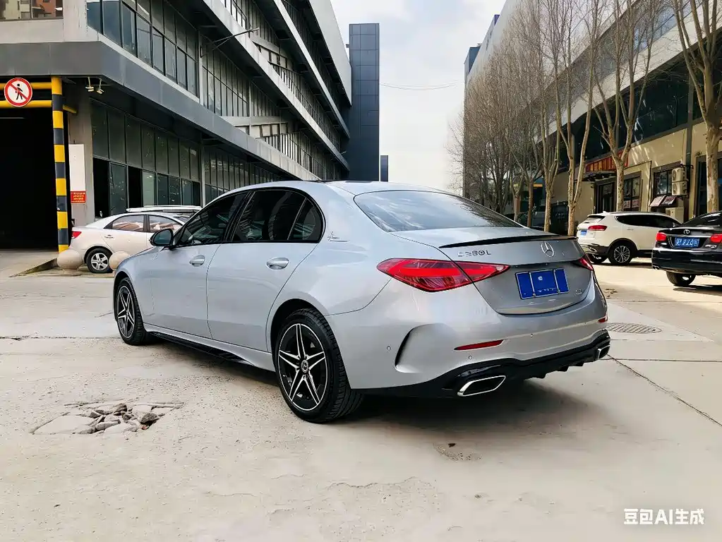 Mercedes-Benz C-Class 2023 — фото 4