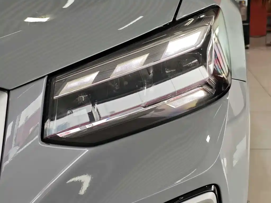 Audi Q2L 2022 — фото 17