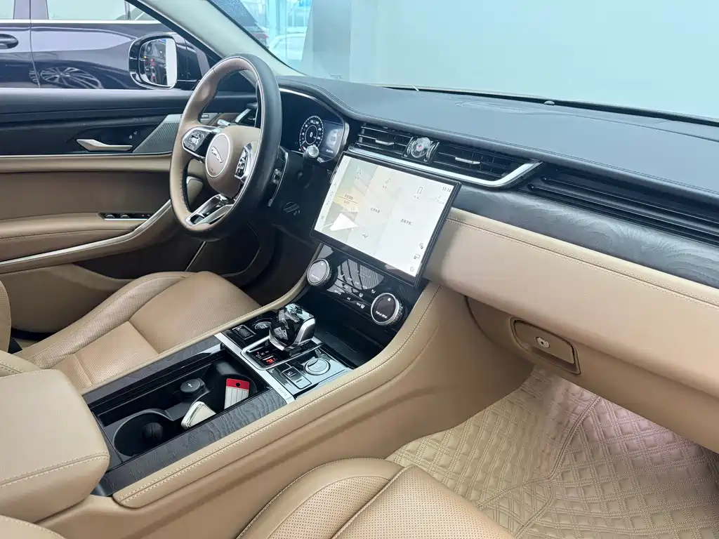 Jaguar XFL 2023 — фото 13
