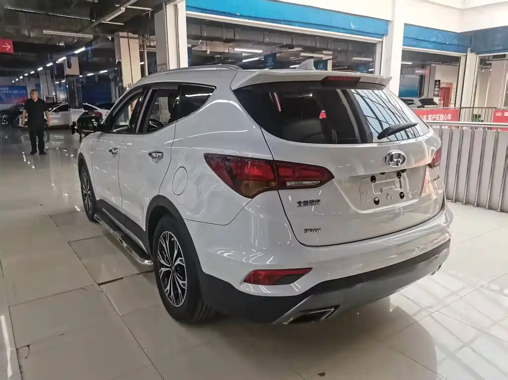 Hyundai Santa Fe 2017 — фото 7