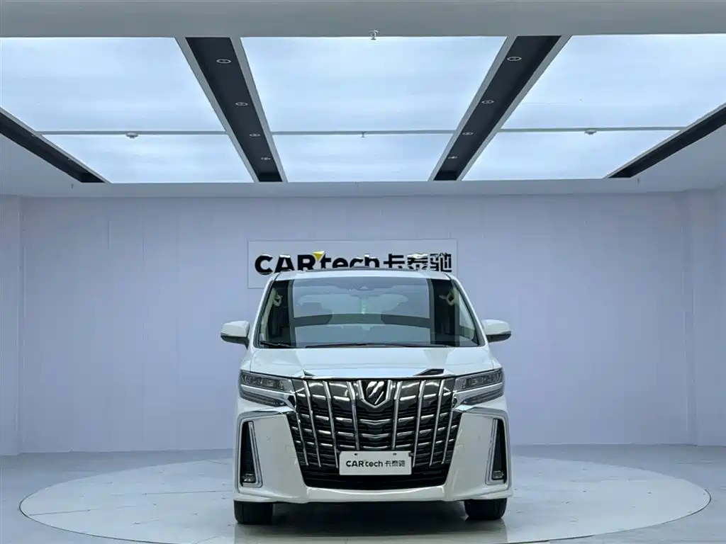 Toyota Alphard 2022 — фото 8