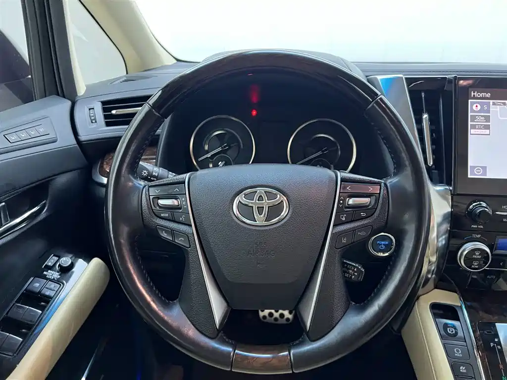 Toyota Alphard 2022 — фото 26