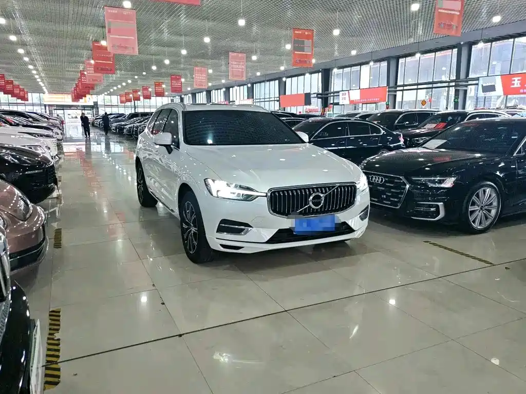 Volvo XC60 2021 — фото 3