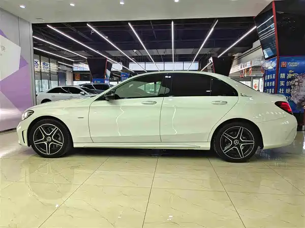 Mercedes-Benz C-Class 2021