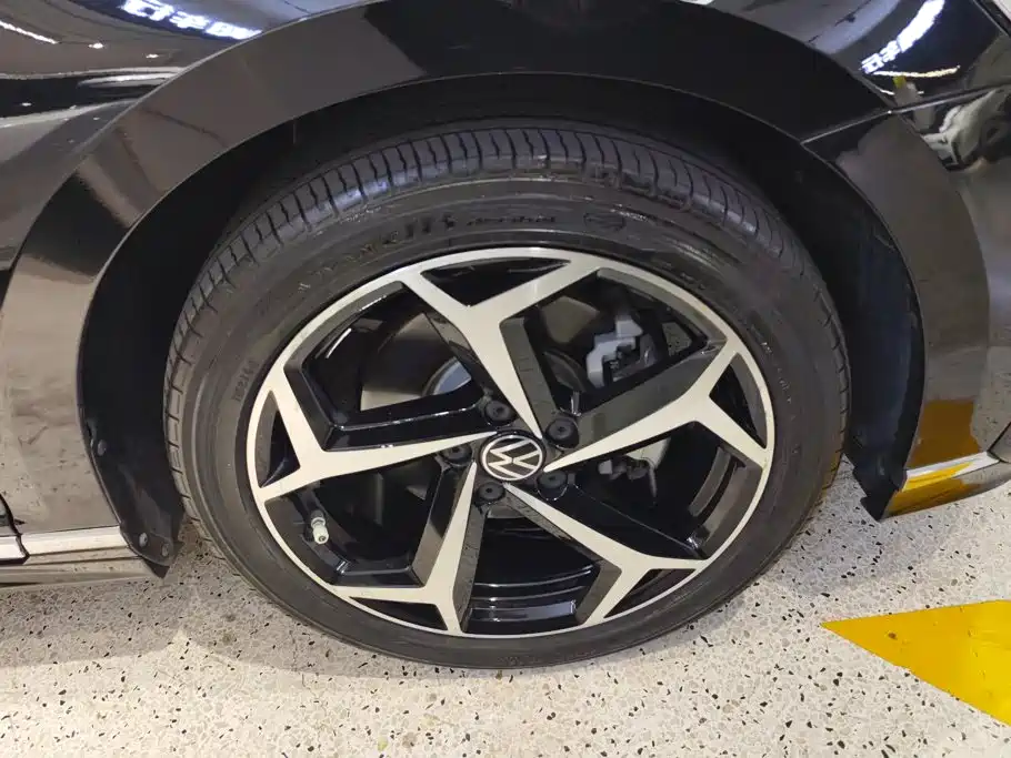 Volkswagen Magotan 2024