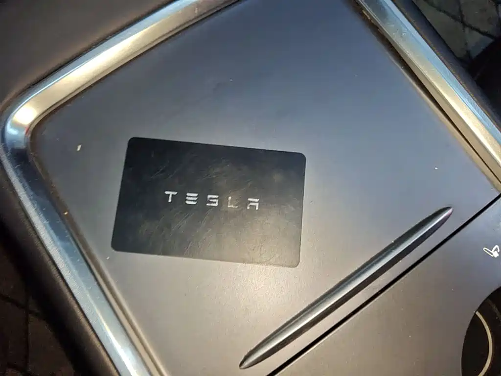 Tesla Model Y 2023 — фото 9