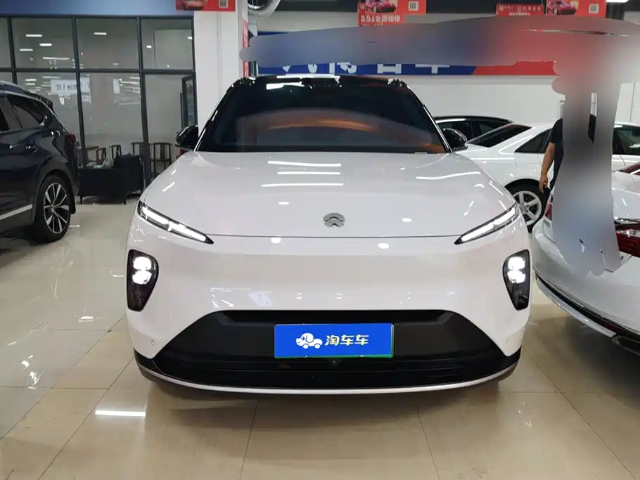 NIO ES8 2024
