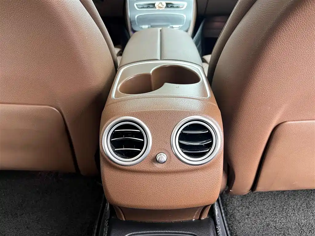 Mercedes-Benz E-Class 2020 — фото 28