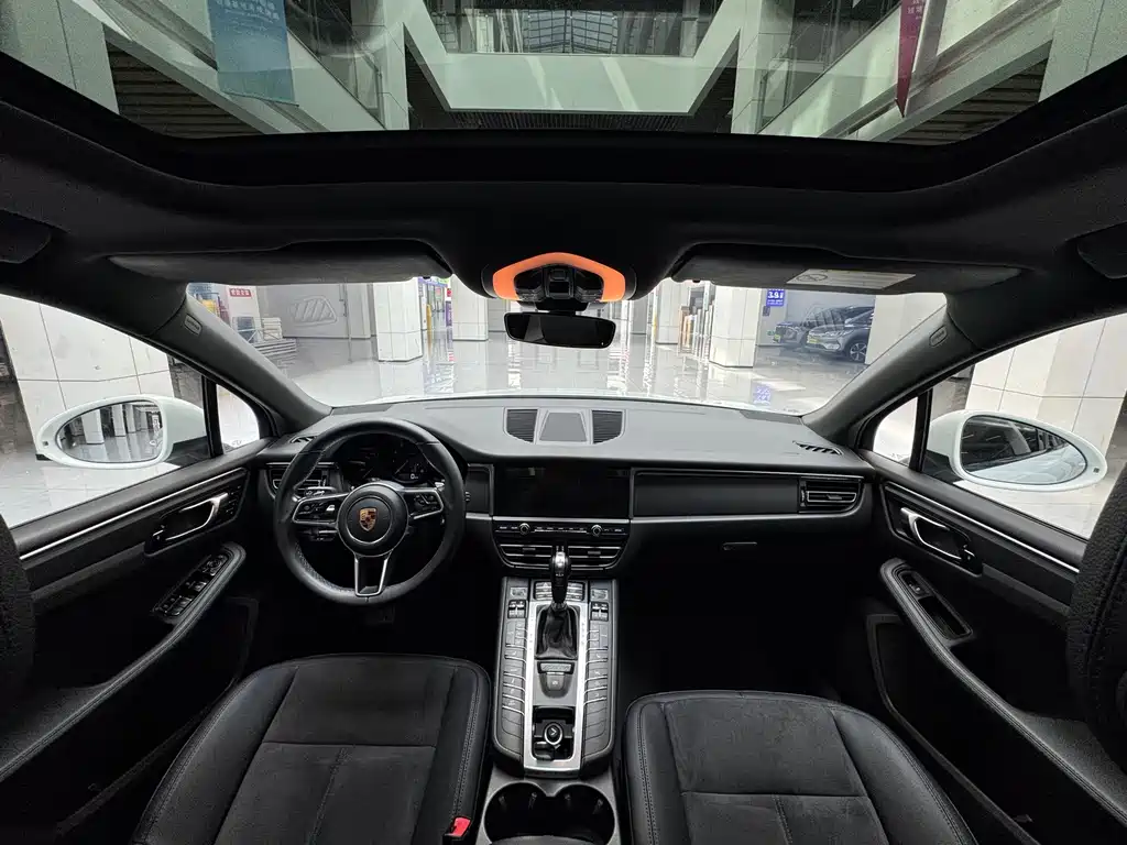 Porsche Macan 2019 — фото 14