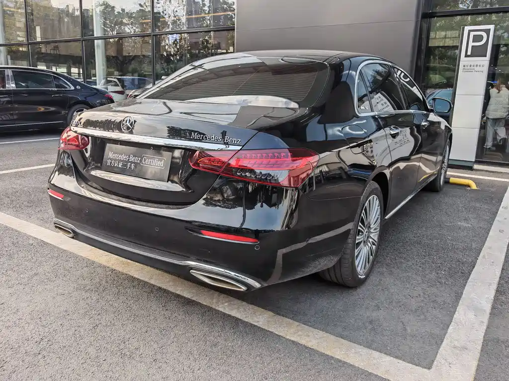 Mercedes-Benz E-Class 2022 — фото 17
