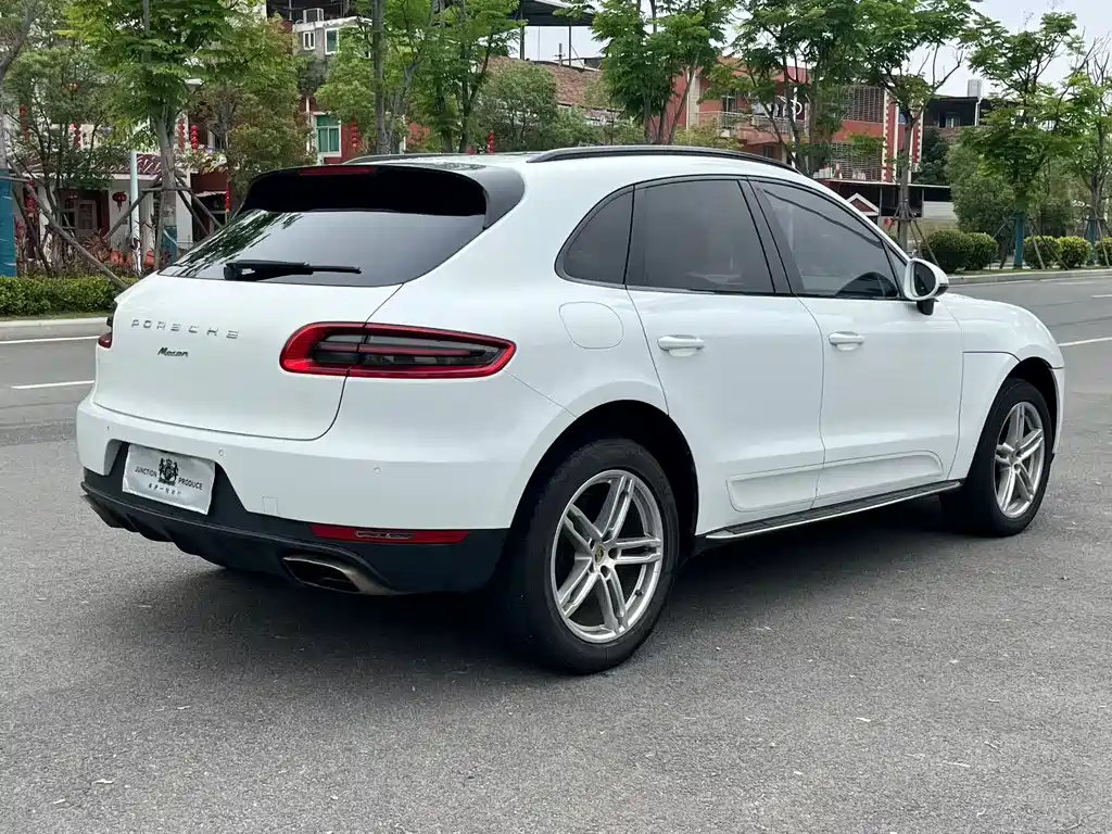 Porsche Macan 2017 — фото 9