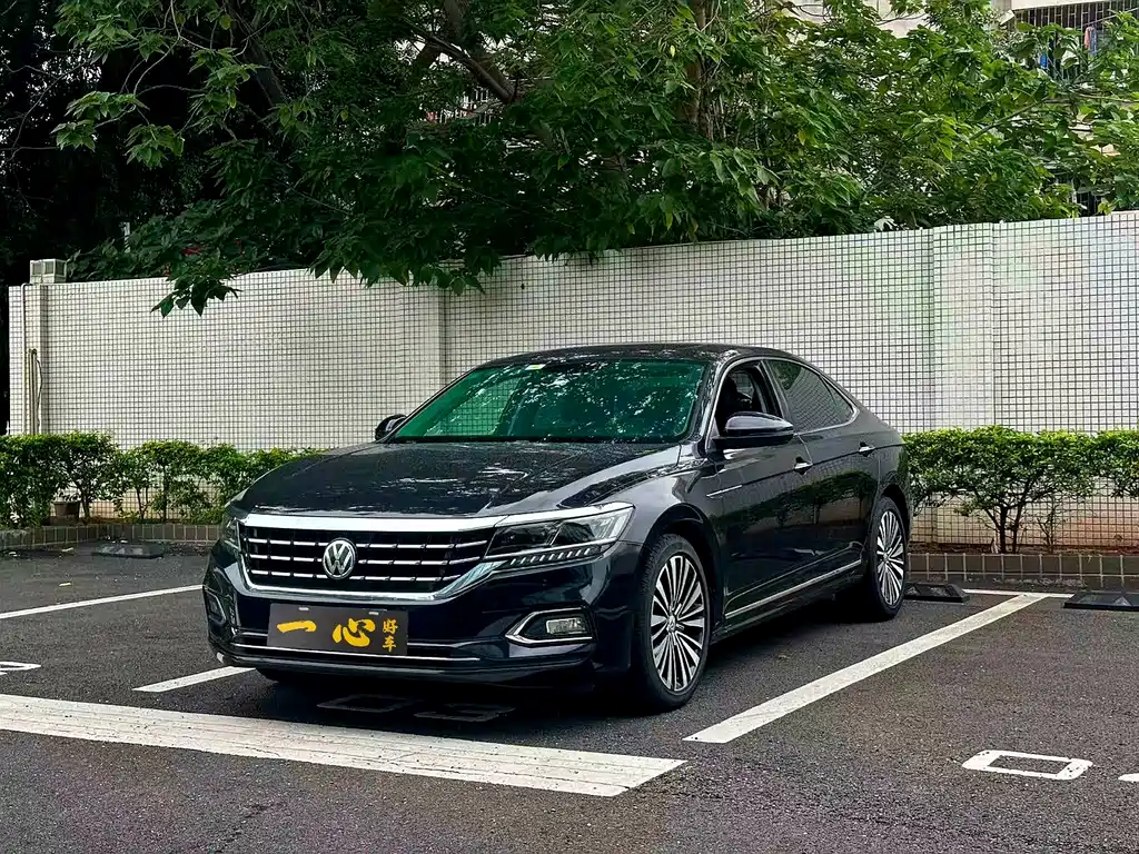 Volkswagen Passat 2019 — фото 1