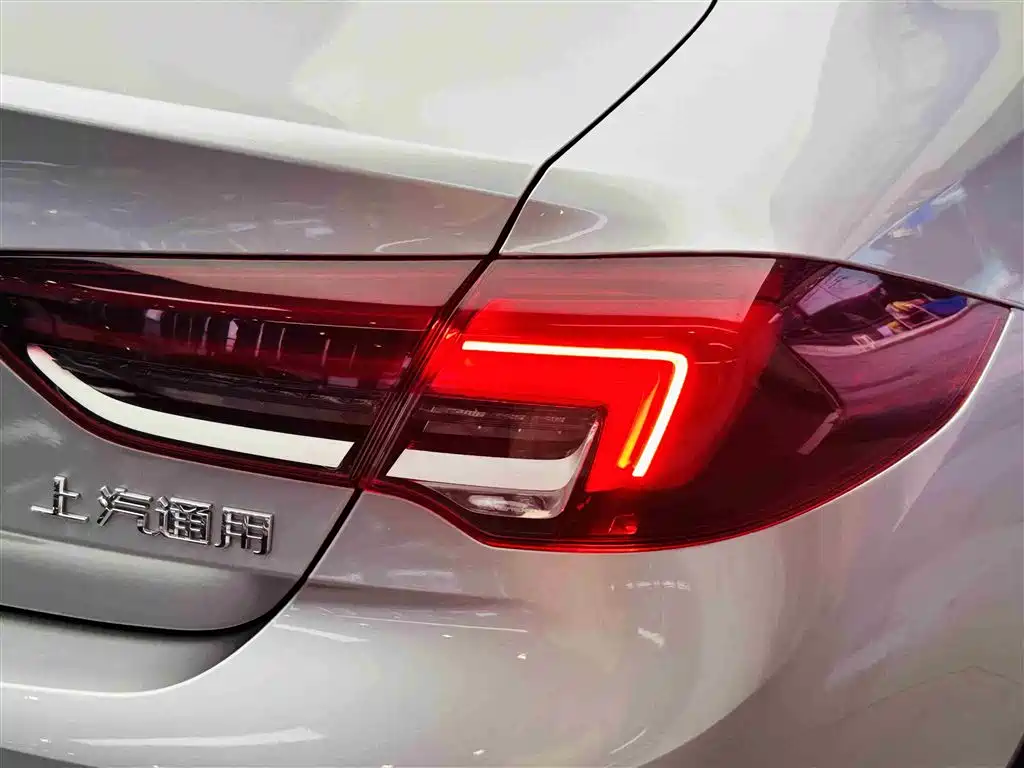 Buick Regal 2023 — фото 12