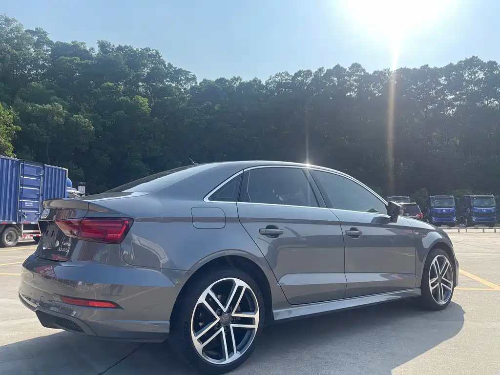Audi A3 2018 — фото 4