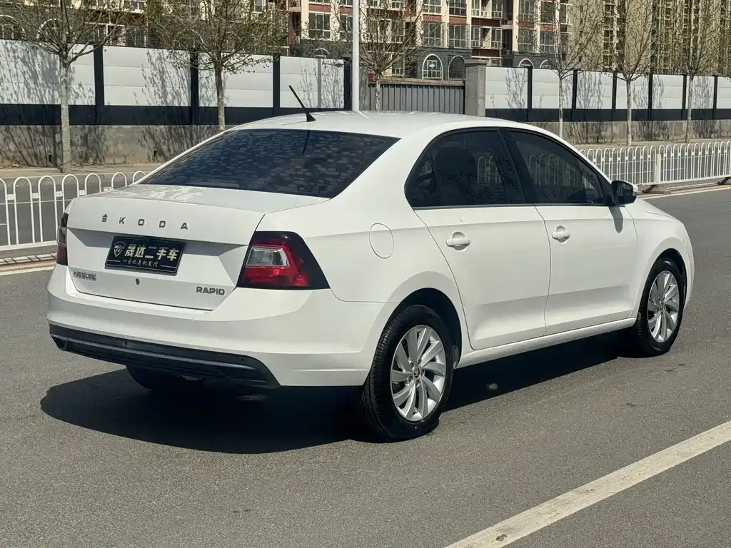 Skoda Rapid 2019 — фото 9