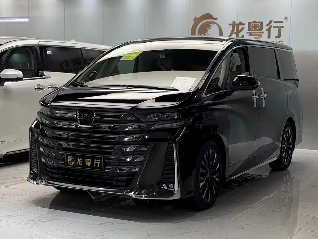 Toyota Vellfire — фото 1