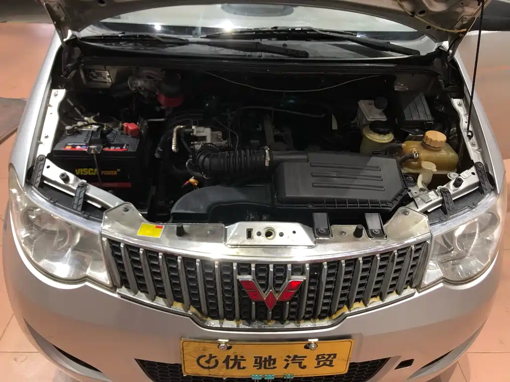 Wuling Hongguang 2014 — фото 21