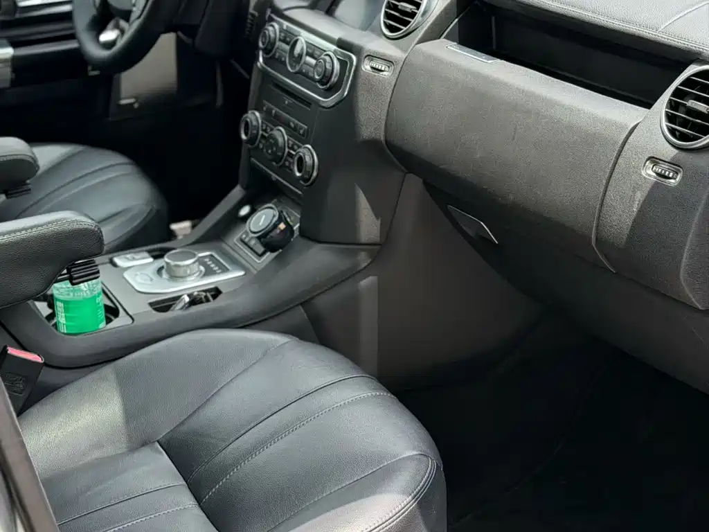 Land Rover Discovery 2014 — фото 12