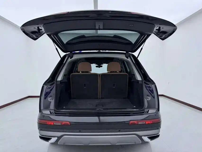 Audi Q7 2021 — фото 23