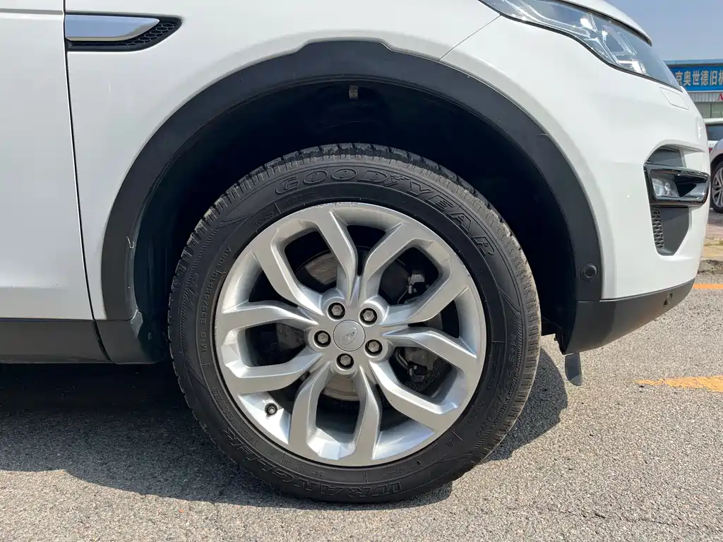 Land Rover Discovery Sport 2018 — фото 25