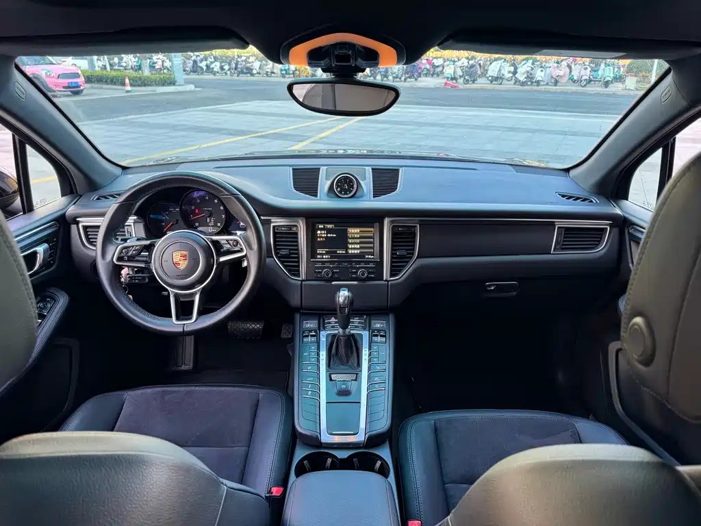 Porsche Macan 2016 — фото 10