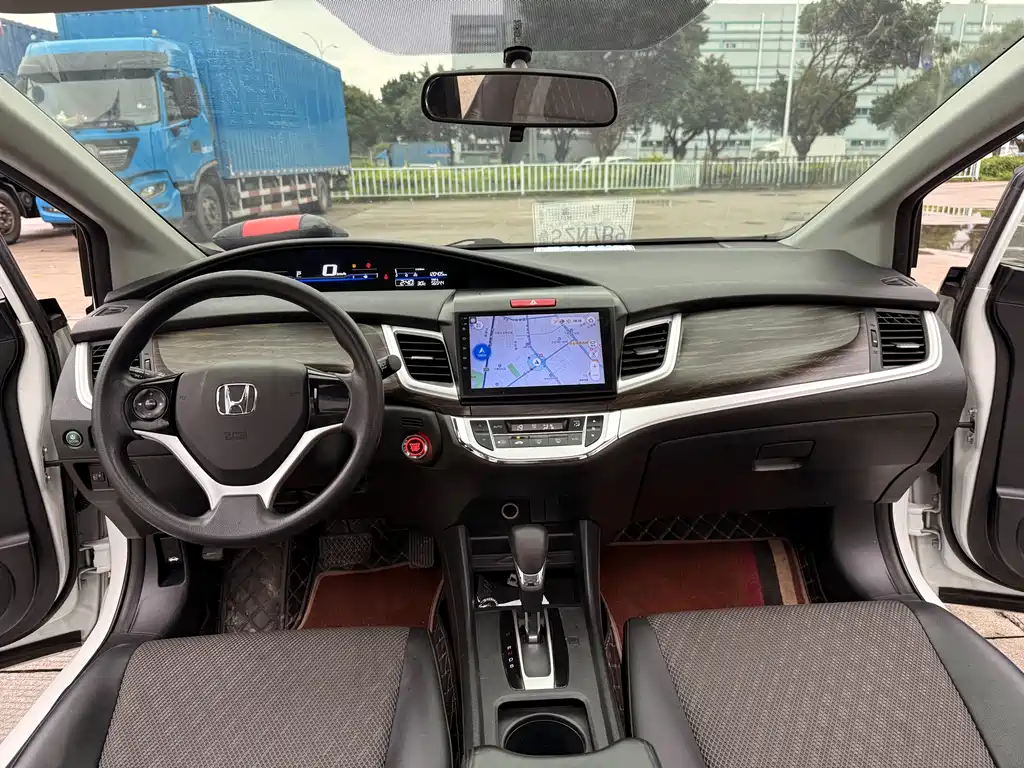 Honda Jade 2017 — фото 9