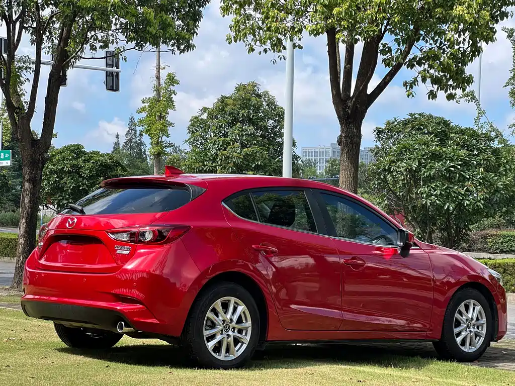 Mazda 3 Axela 2017 — фото 7